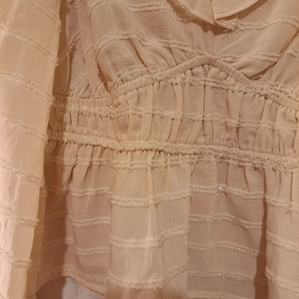 ASTR THE LABEL ZIVA LONG SLEEVE RUFFLED ROMANTIC TOP SIZE M - Picture 5 of 14